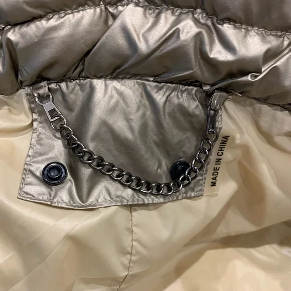 Women's Bronze Puffer Vest - Picture 9 of 9